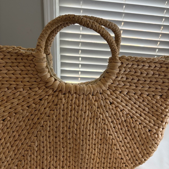 Talbots, Stylish Tan Woven Handbag. Outside looks great. Inside has some wear. - Picture 6 of 14